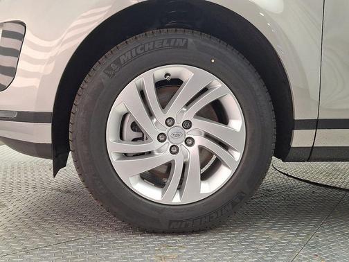 2026 Land Rover Range Rover Evoque Core S