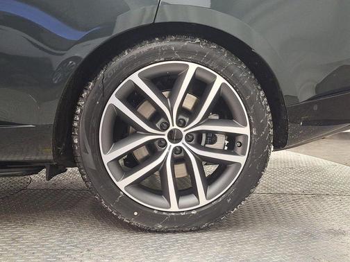 2026 Land Rover Range Rover P530 SE 7 Seat