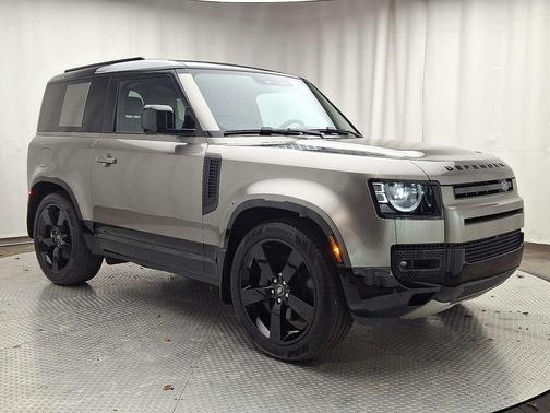 2025 Land Rover Defender P400 X-Dynamic SE