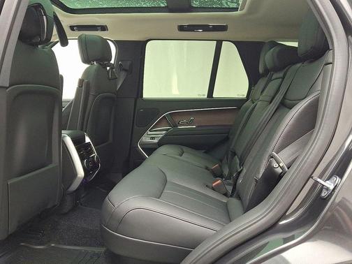 2026 Land Rover Range Rover P400 SE