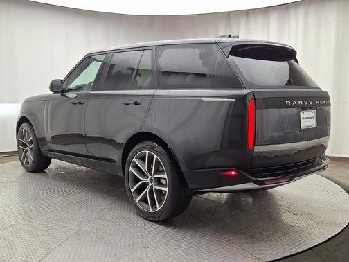 2026 Land Rover Range Rover P400 SE