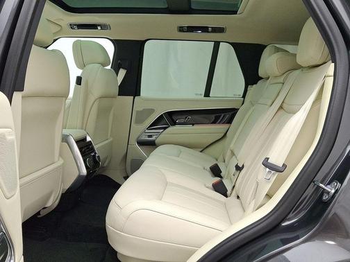2025 Land Rover Range Rover P530 SE