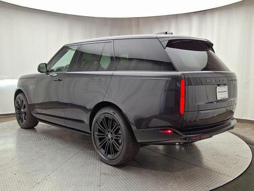 2025 Land Rover Range Rover P530 SE