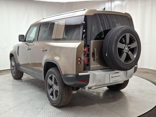 2025 Land Rover Defender P400 S