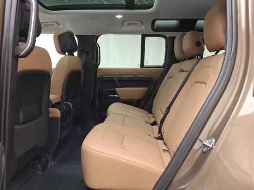 2025 Land Rover Defender P400 S