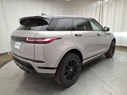 2026 Land Rover Range Rover Evoque Dynamic SE
