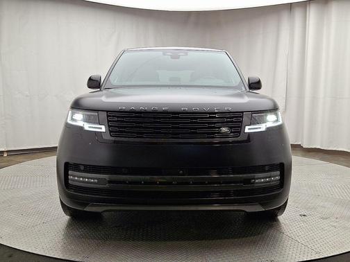 2025 Land Rover Range Rover P530 SE