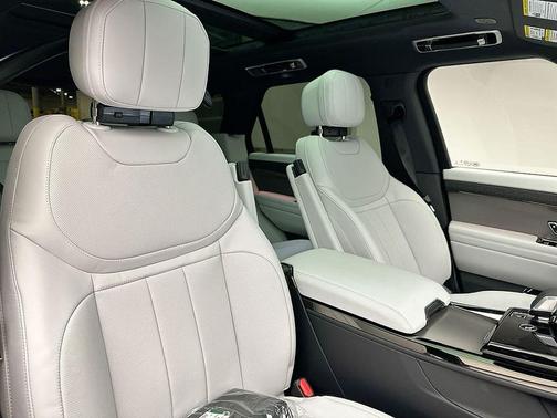 2025 Land Rover Range Rover Sport P360 SE