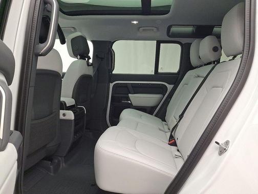 2025 Land Rover Defender P300