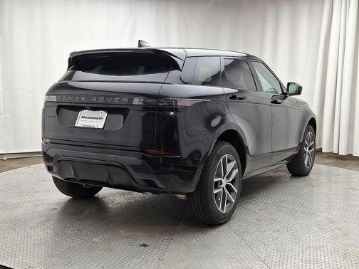 2026 Land Rover Range Rover Evoque Dynamic SE