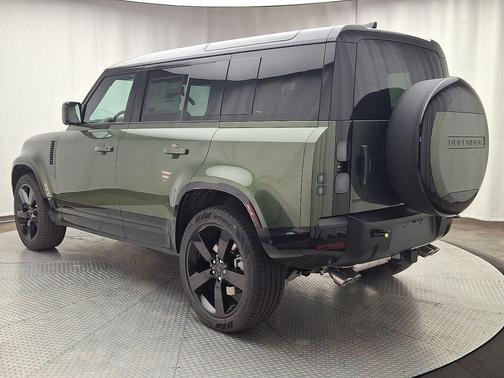 2026 Land Rover Defender 