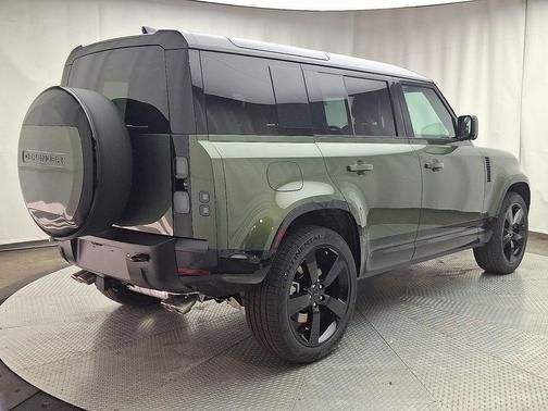 2026 Land Rover Defender 