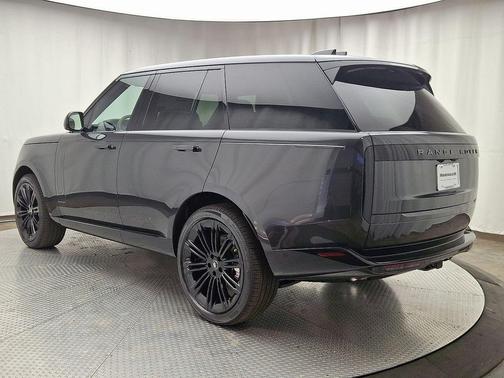 2025 Land Rover Range Rover P530 SE