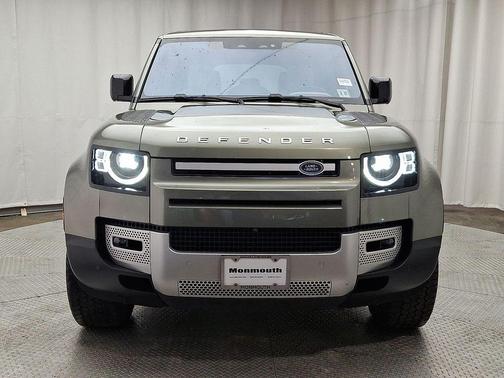 2022 Land Rover Defender 110 SE