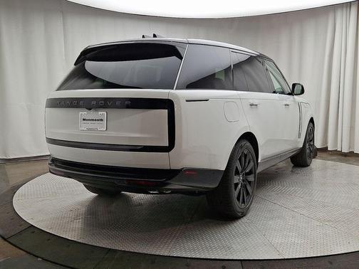 2025 Land Rover Range Rover P530 SE 7 Seat