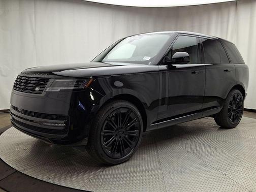 Santorini Black 2026 Land Rover Range Rover P400 SE