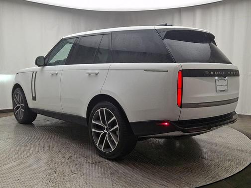 2026 Land Rover Range Rover P400 SE