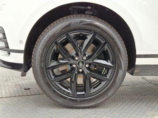 2026 Land Rover Range Rover Velar P400 Dynamic SE