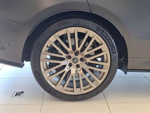 2025 Land Rover Range Rover Sport P635 SV Edition Two