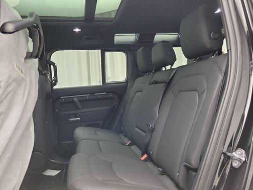 2025 Land Rover Defender P300