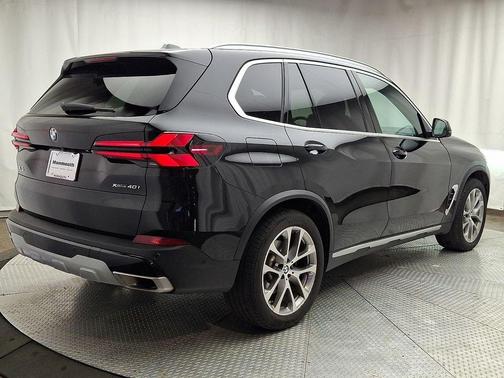 Black Sapphire Metallic 2024 BMW X5 xDrive40i