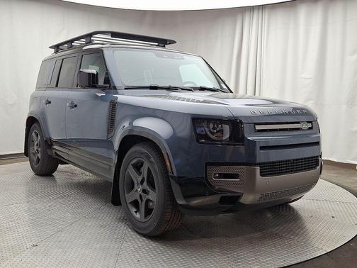 2025 Land Rover Defender P400 X-Dynamic SE