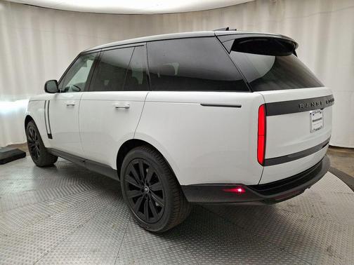 2025 Land Rover Range Rover P530 SE