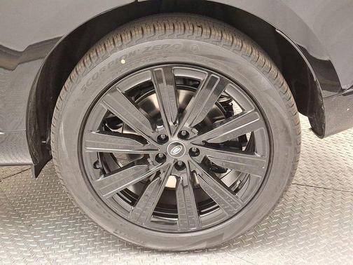 2025 Land Rover Range Rover P550e SE