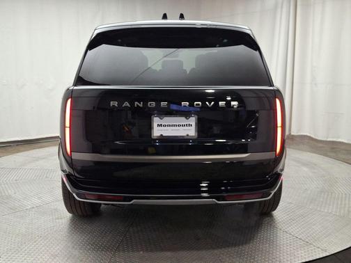 2025 Land Rover Range Rover P530 SE