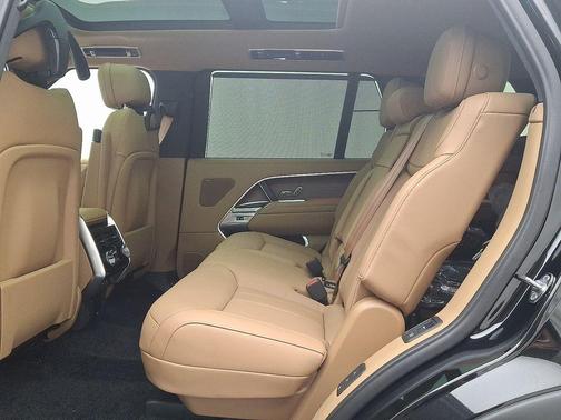 2026 Land Rover Range Rover P530 SE 7 Seat