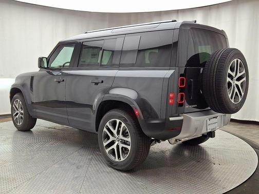 2025 Land Rover Defender P400 S