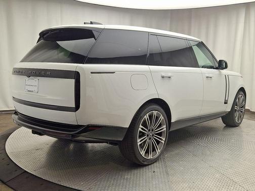 2025 Land Rover Range Rover P400 SE 7 Seat