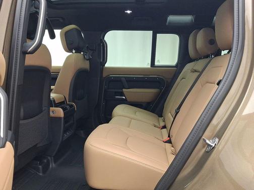 Gondwana Stone Metallic 2026 Land Rover Defender P400 X-Dynamic SE
