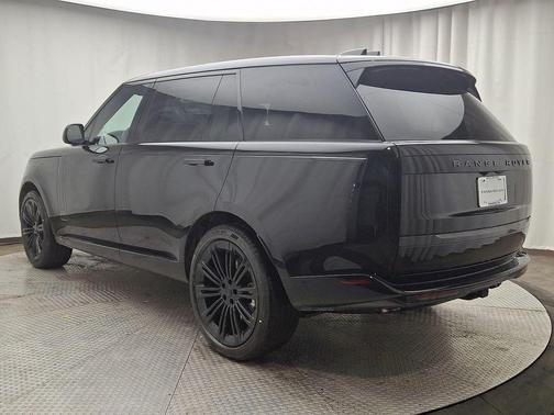 2026 Land Rover Range Rover P530 SE 7 Seat