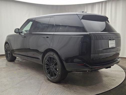 2026 Land Rover Range Rover P530 SE 7 Seat