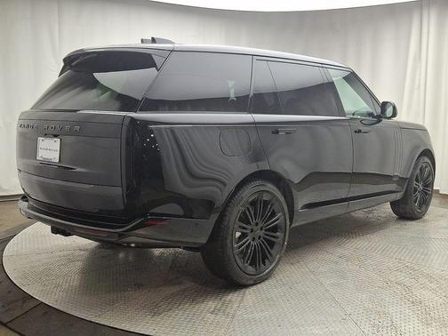 2026 Land Rover Range Rover P530 SE 7 Seat