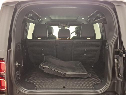 2023 Land Rover Defender 110 X-Dynamic SE
