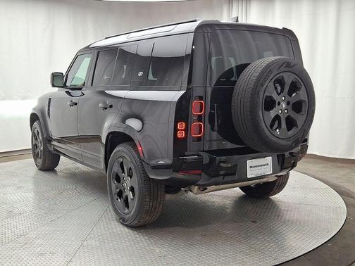 2023 Land Rover Defender 110 X-Dynamic SE