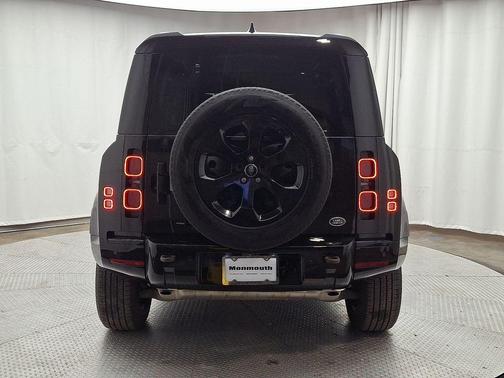 2023 Land Rover Defender 110 X-Dynamic SE