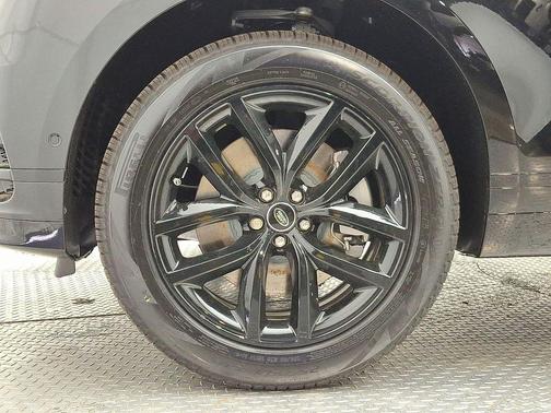 2026 Land Rover Range Rover Velar P400 Dynamic SE