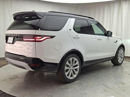 2026 Land Rover Discovery Tempest Edition