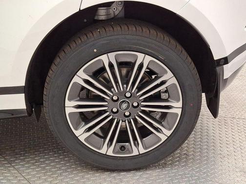 2026 Land Rover Range Rover Evoque Dynamic SE