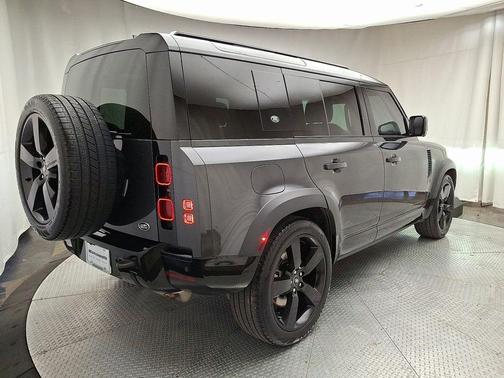 2023 Land Rover Defender 110 X-Dynamic SE