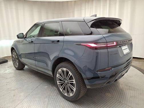 2026 Land Rover Range Rover Evoque Dynamic SE