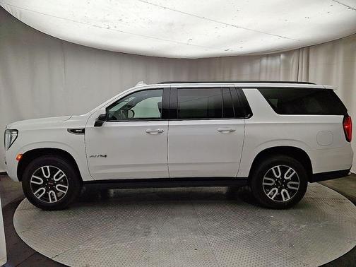 2022 GMC Yukon XL AT4
