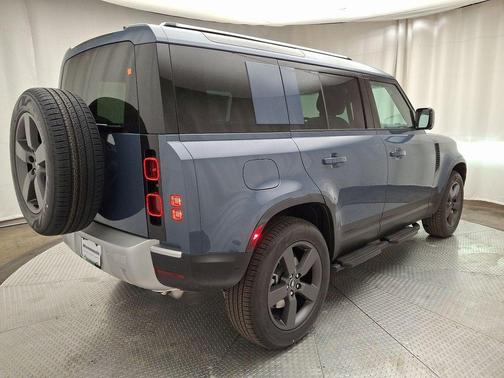 2025 Land Rover Defender P400 S