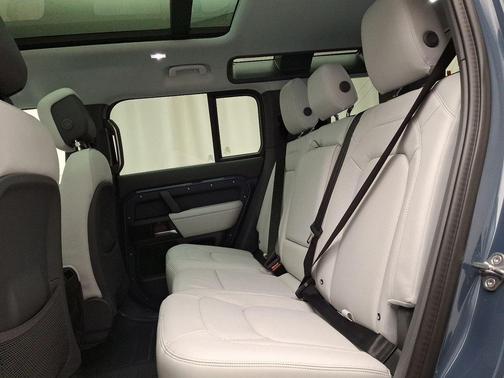 2025 Land Rover Defender P400 S