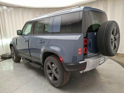 2025 Land Rover Defender P400 S