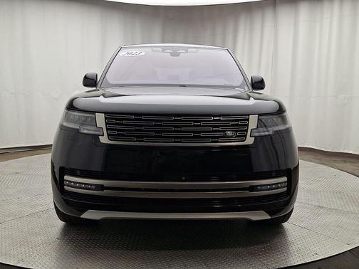 Santorini Black 2023 Land Rover Range Rover P400 SE