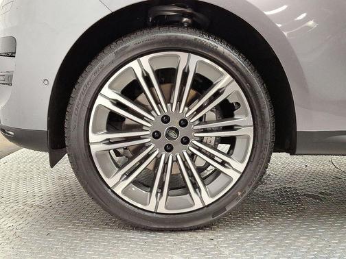 2025 Land Rover Range Rover Sport P360 SE